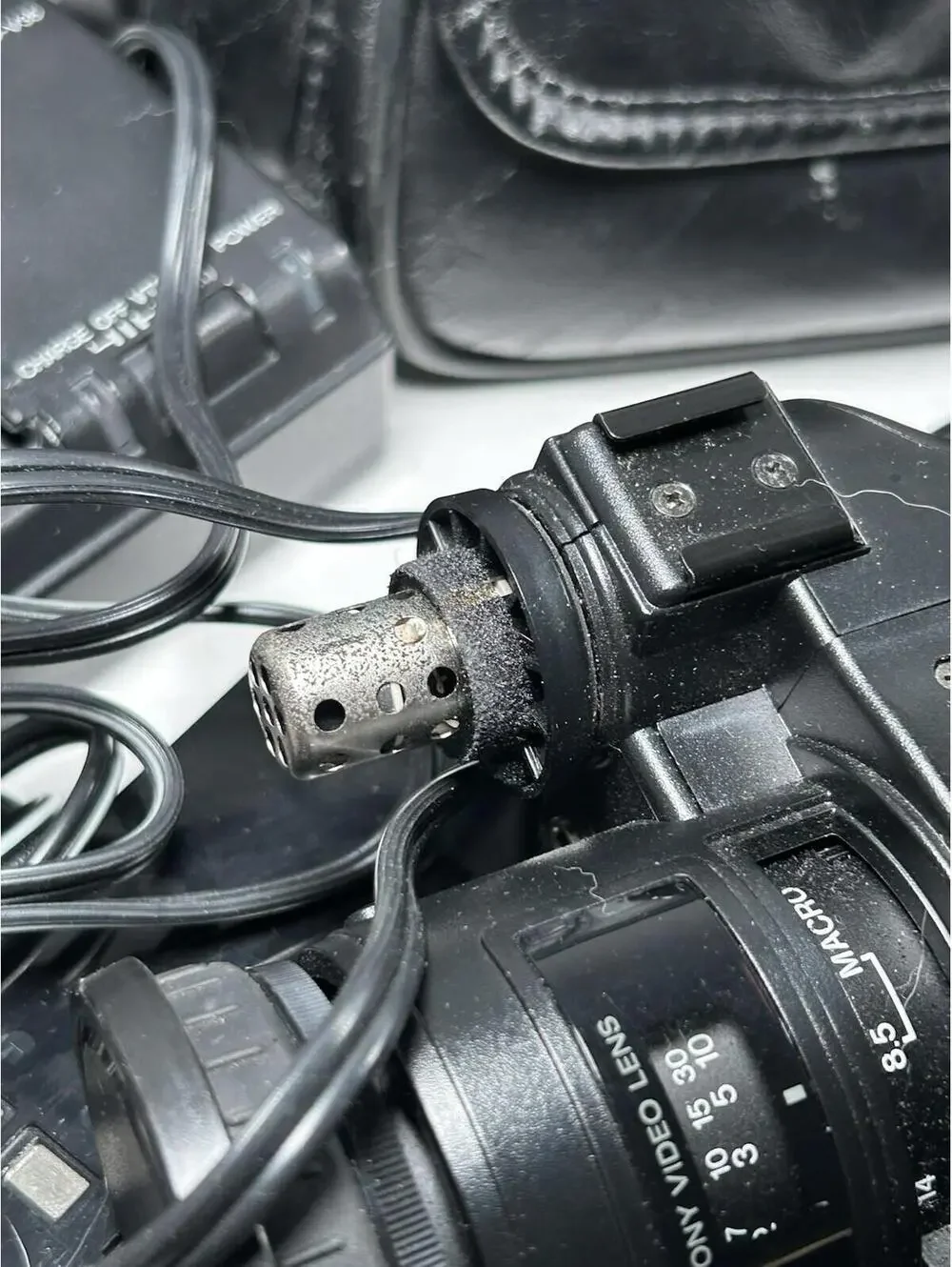 Sony CCD-F201 Handycam Camcorder With Charger And CPC Case Untested/for Repair